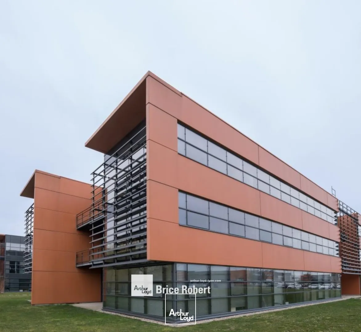 A louer - ILENA PARK - Bureaux au sein de plusieurs bâtiments - Saint Priest