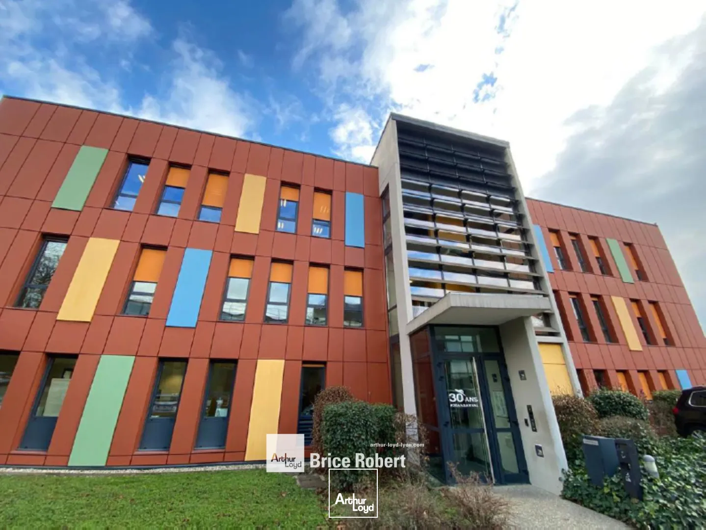 A louer - LES HETRES LA LIMEE - Bureaux dans immeuble indépendant - Limonest