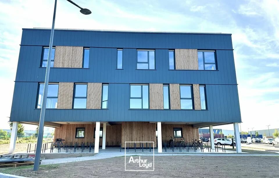 BUREAUX à LOUER de 597.2 m²