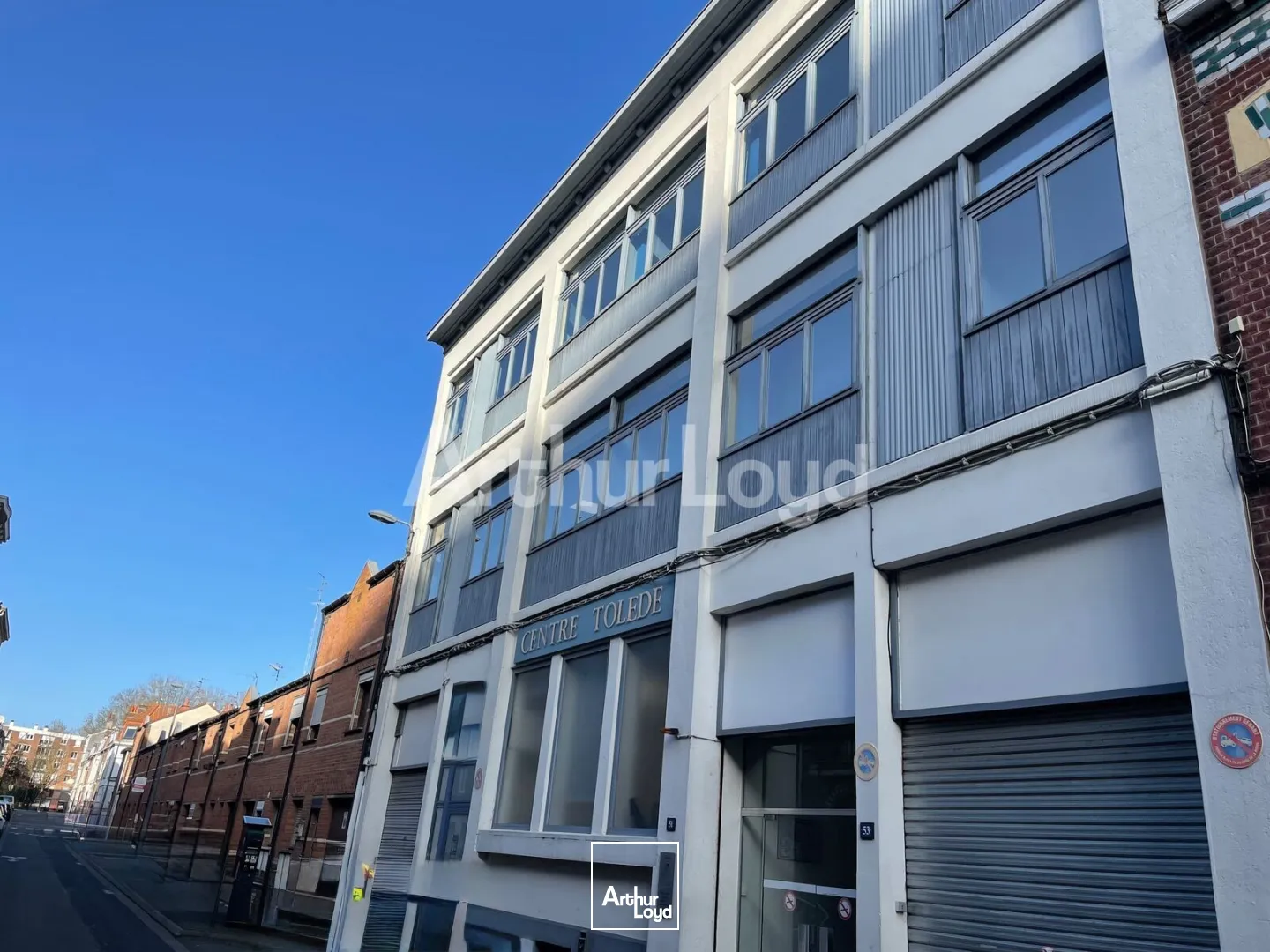 Bureaux à louer à Lille - Petites surfaces rénovées avec parking gratuit et services inclus