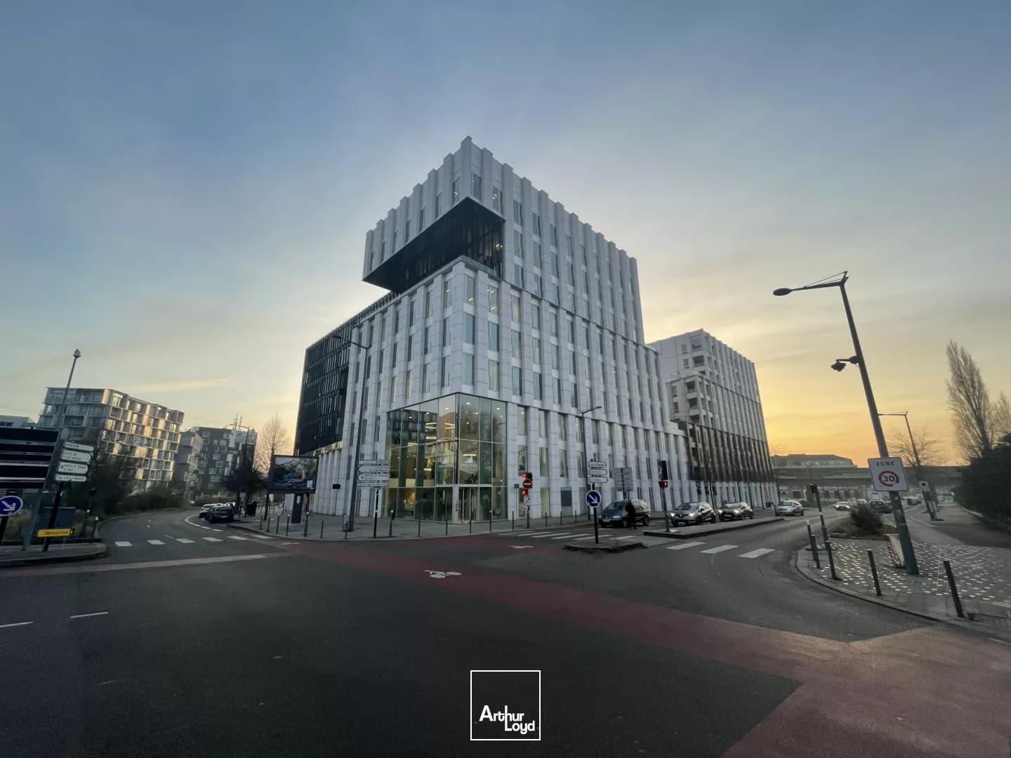 Bureaux neufs à Euralille belles prestations et effet d'enseigne indéniable