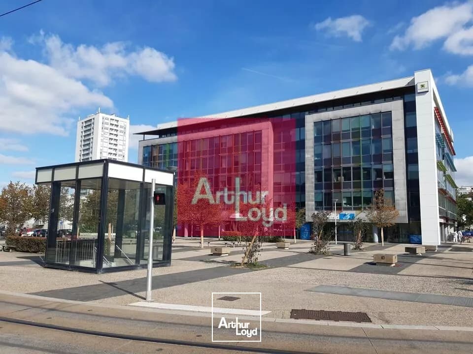 CLERMONT-FERRAND SECTEUR CHU BUREAUX A LOUER 797 m² ( division possible à partir de 230 m²)